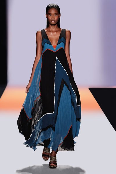 Latest Collection of Herve Leger by Max Azria Runway Collections